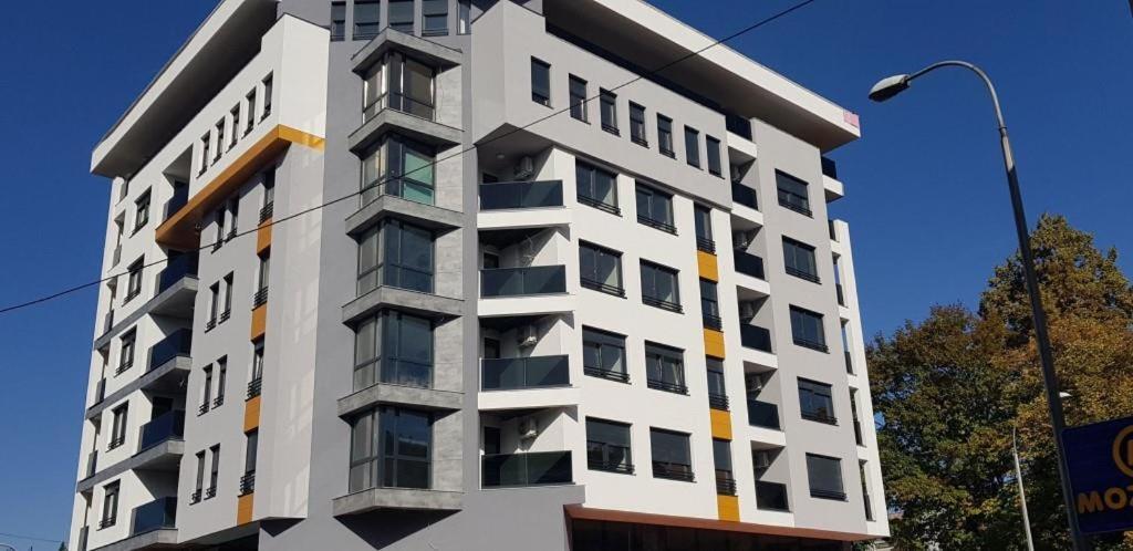Apartman Natasa Sa Podzemnom Garazom Banja Luka Bagian luar foto