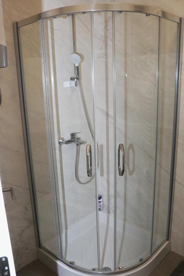 Apartman Natasa Sa Podzemnom Garazom Banja Luka Bagian luar foto